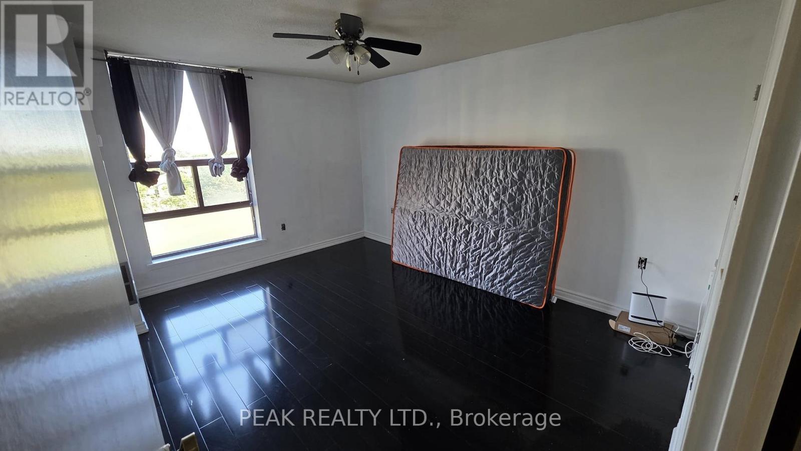 705 - 18 Knightsbridge Road, Brampton, Ontario  L6X 3X5 - Photo 4 - W12385112
