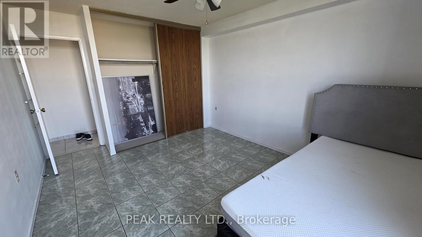 705 - 18 Knightsbridge Road, Brampton, Ontario  L6X 3X5 - Photo 7 - W12385112