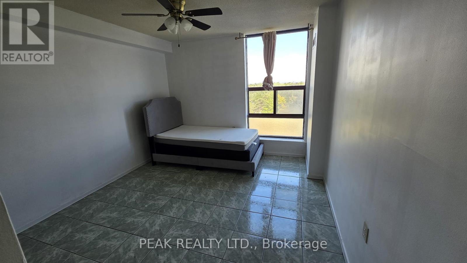 705 - 18 Knightsbridge Road, Brampton, Ontario  L6X 3X5 - Photo 8 - W12385112