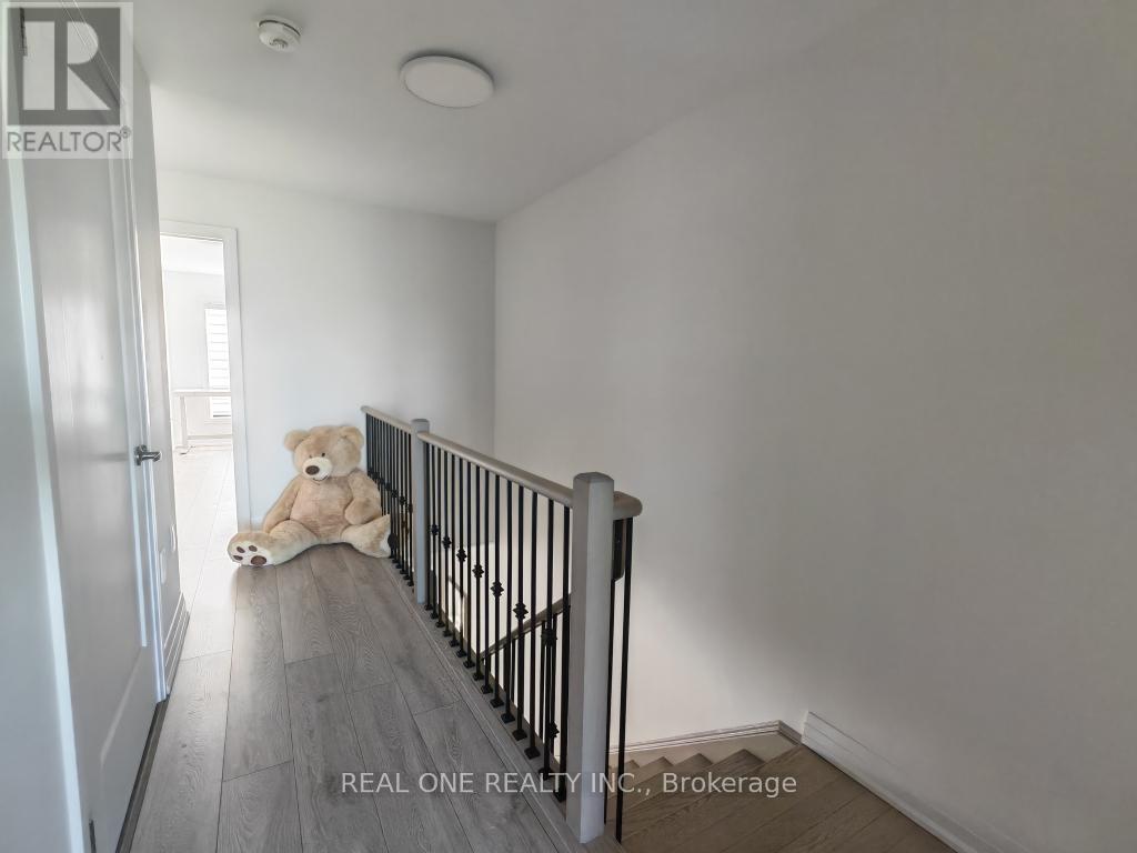 19 Woodstream Drive, Toronto (West Humber-Clairville), Ontario  M9W 0G1 - Photo 22 - W12385119