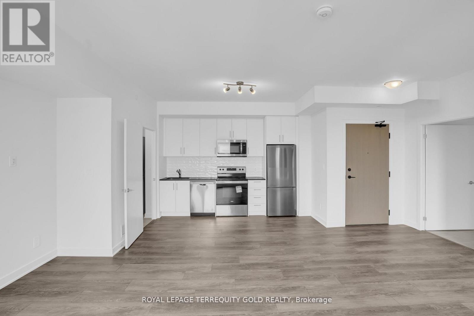 518 - 1440 Clarriage Court, Milton (Fo Ford), Ontario  L9E 1B3 - Photo 4 - W12385201