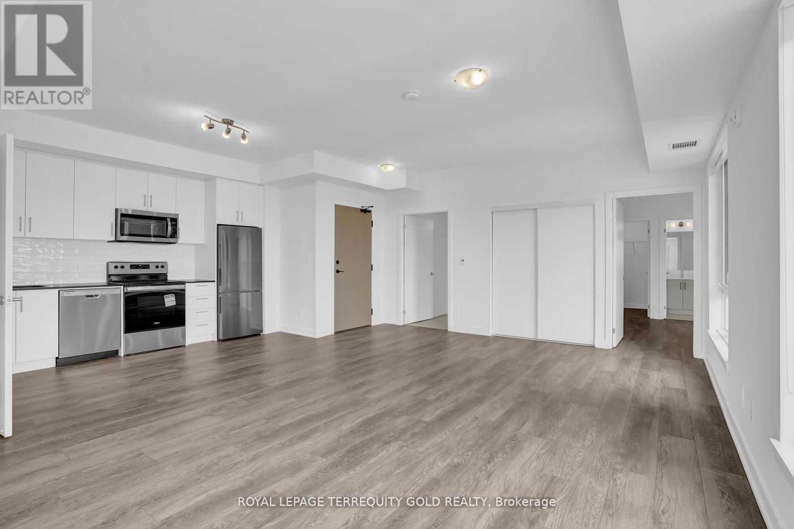 518 - 1440 Clarriage Court, Milton (Fo Ford), Ontario  L9E 1B3 - Photo 5 - W12385201