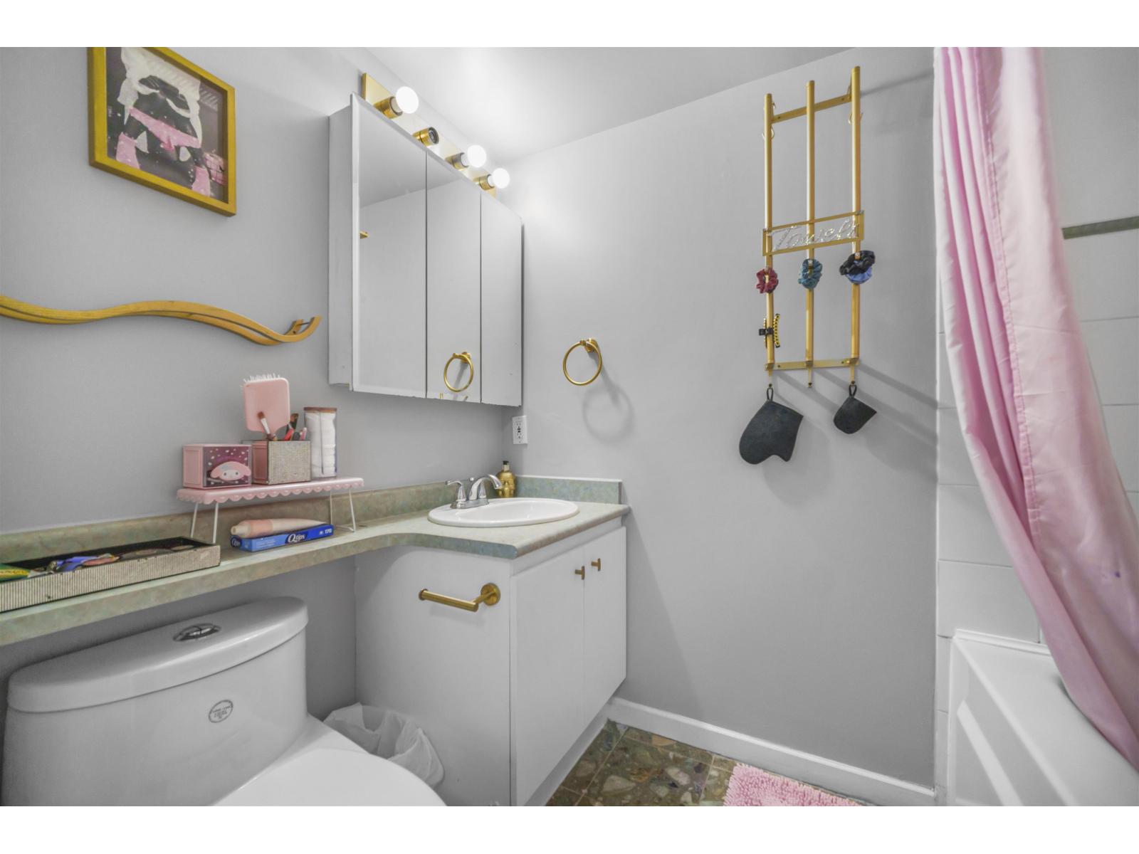 101 10899 University Drive, Surrey, British Columbia  V3T 5V2 - Photo 11 - R3044138