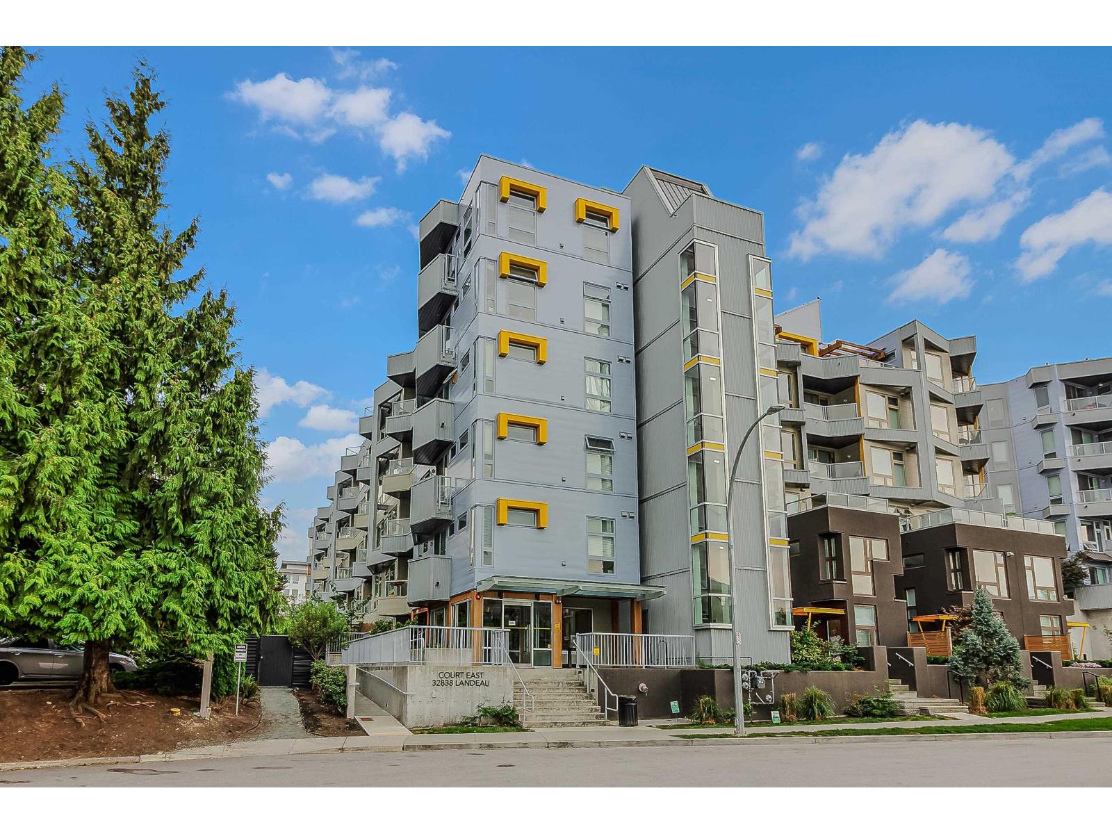 308 32838 Landeau Place, Abbotsford, British Columbia  V2S 0M6 - Photo 1 - R3044181