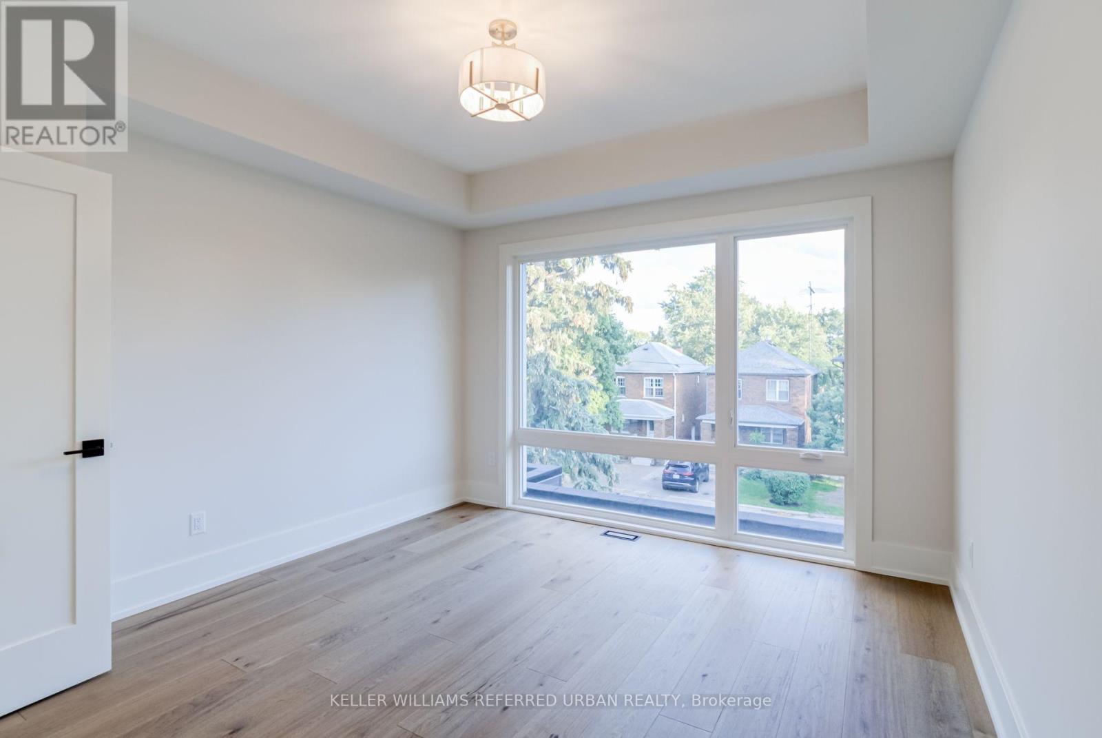 62 Ash Crescent, Toronto, Ontario  M8W 1E6 - Photo 29 - W12378963