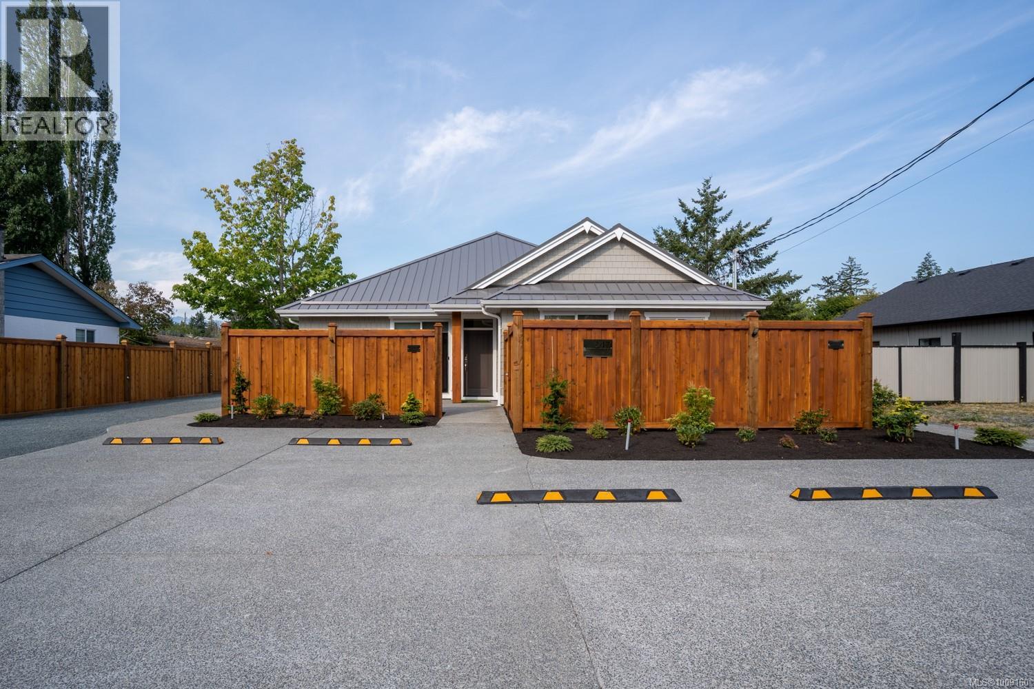 B/d 247 Finholm St, Parksville, British Columbia  V9P 1H3 - Photo 1 - 1009160