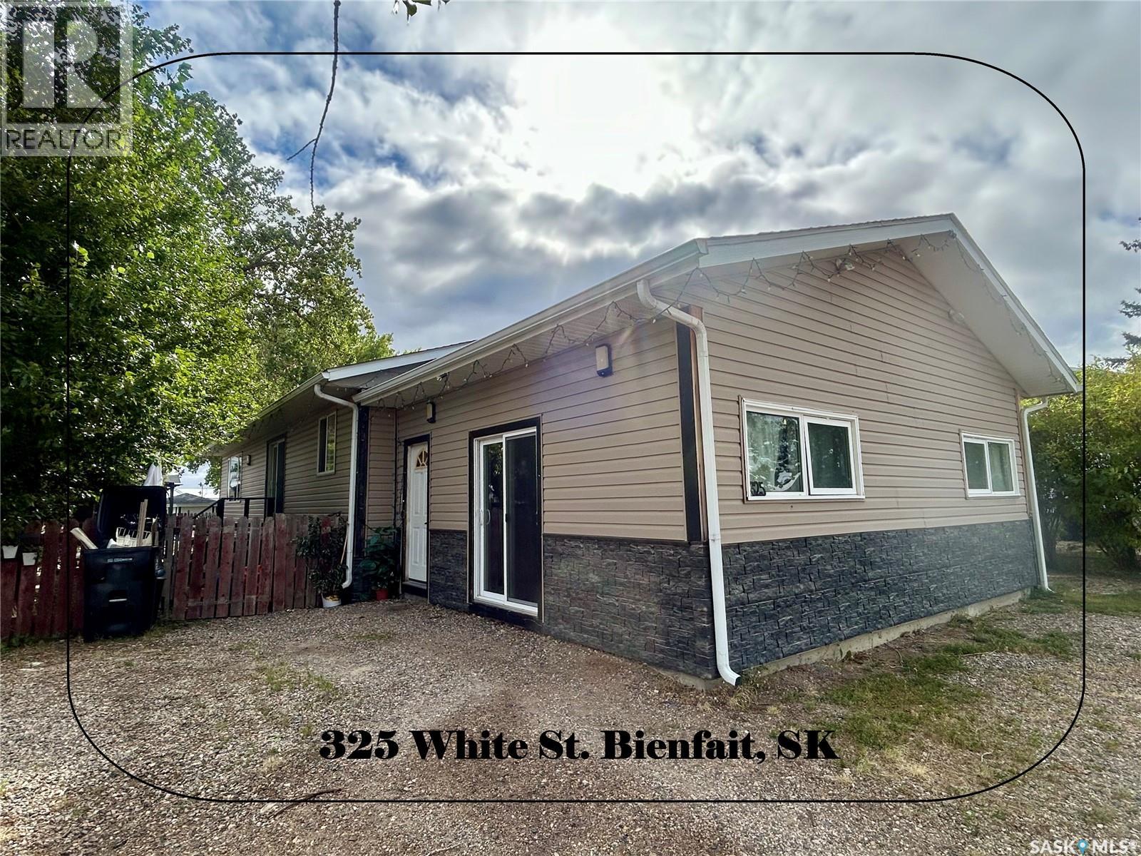 325 White STREET, Bienfait, Saskatchewan