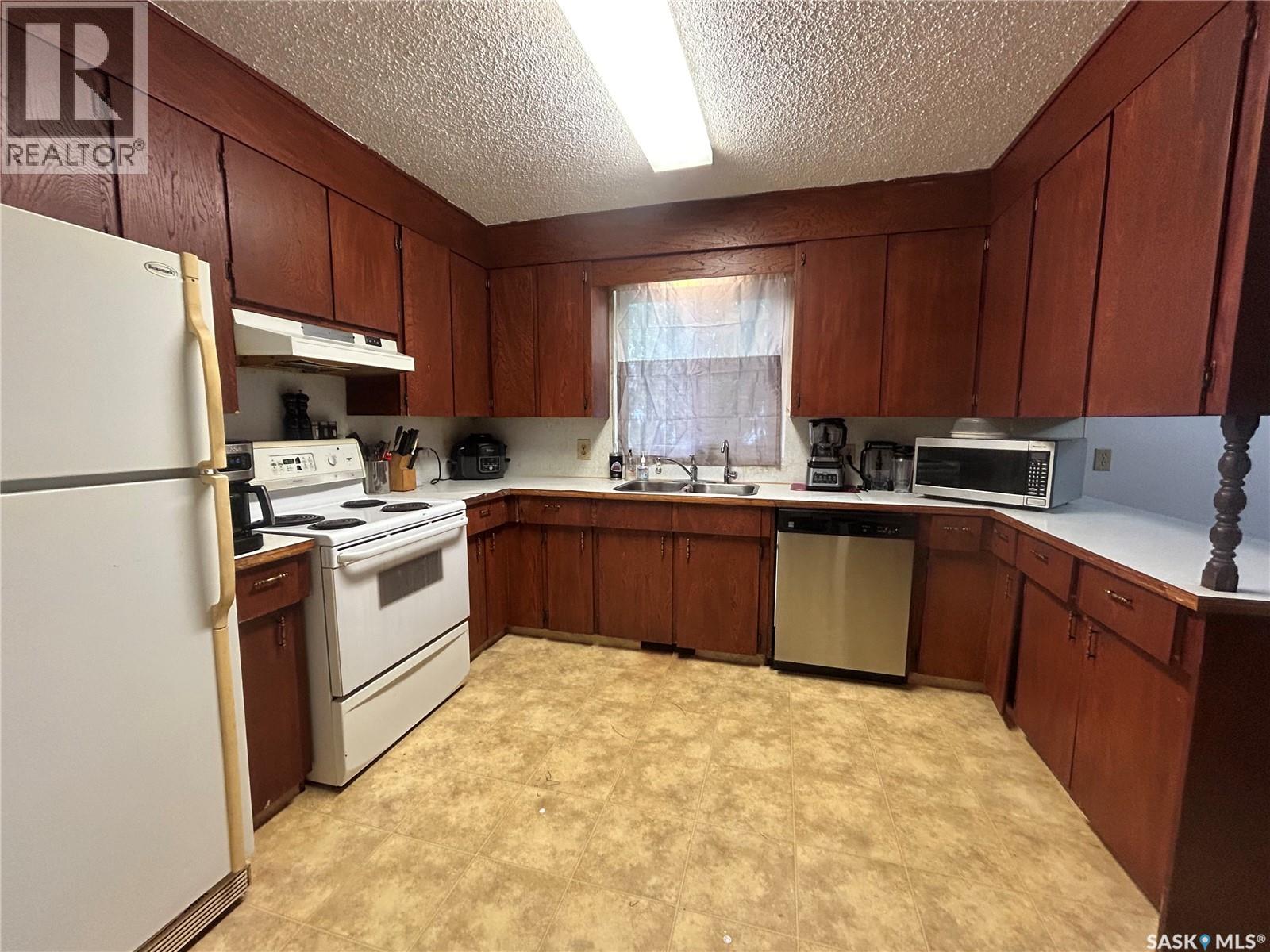 325 White Street, Bienfait, Saskatchewan  S0C 0M0 - Photo 11 - SK017583