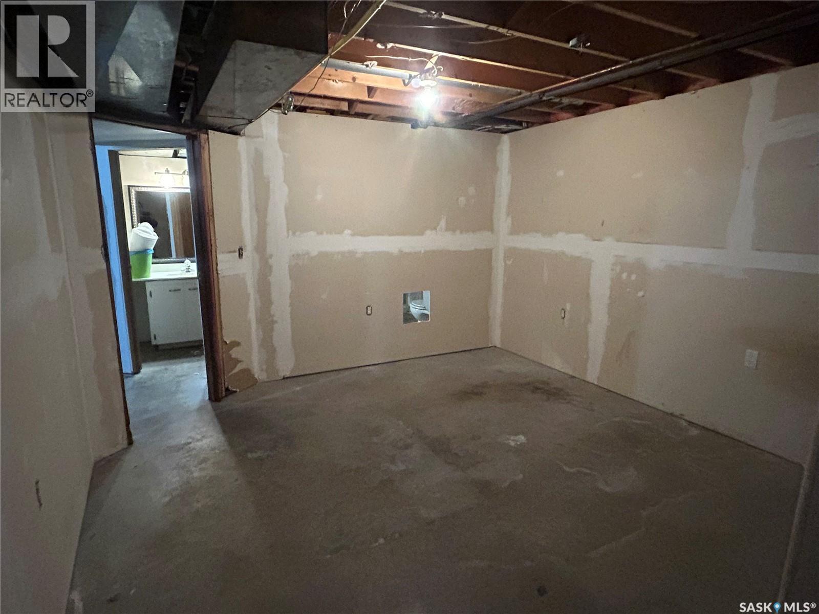 325 White Street, Bienfait, Saskatchewan  S0C 0M0 - Photo 27 - SK017583
