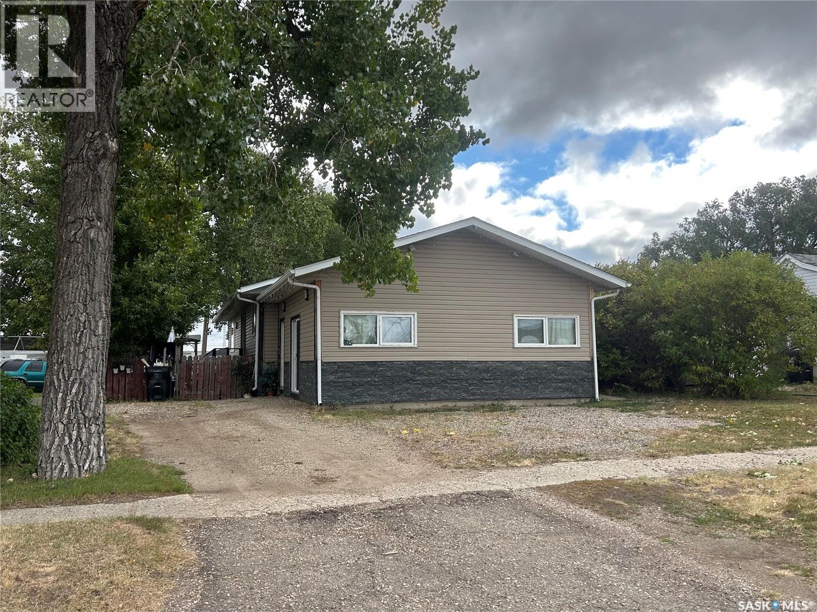 325 White Street, Bienfait, Saskatchewan  S0C 0M0 - Photo 5 - SK017583