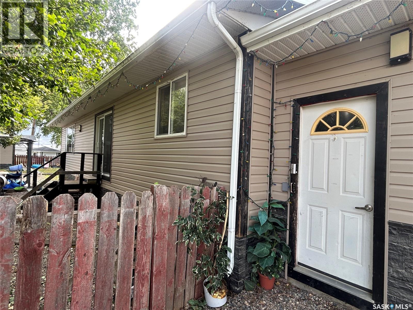 325 White Street, Bienfait, Saskatchewan  S0C 0M0 - Photo 6 - SK017583