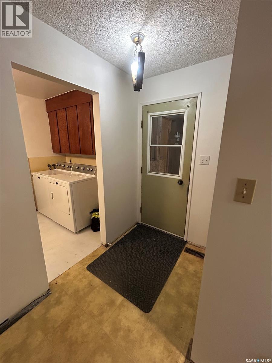 325 White Street, Bienfait, Saskatchewan  S0C 0M0 - Photo 7 - SK017583