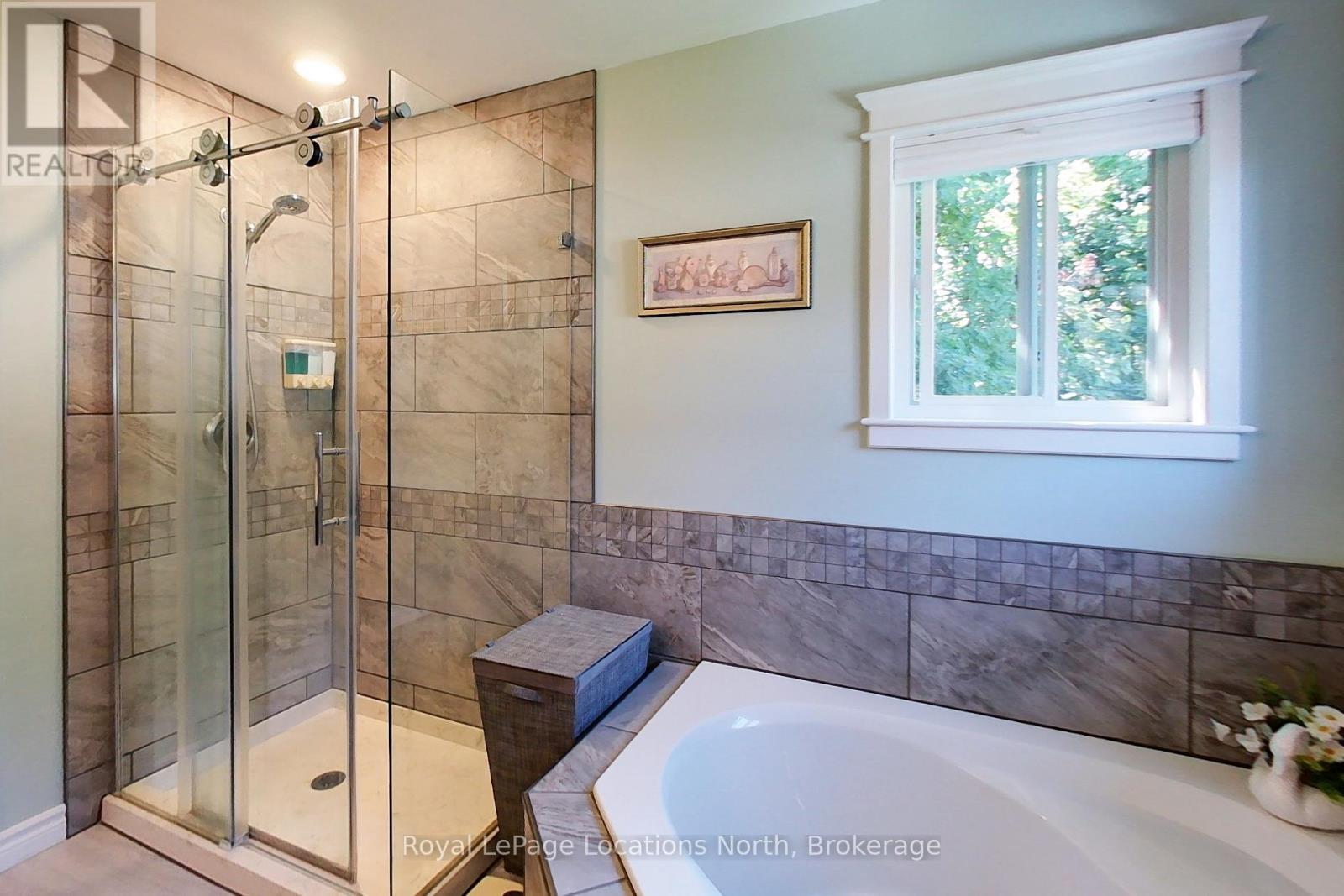 144 Royal Beech Drive, Wasaga Beach, Ontario  L9Z 2N3 - Photo 17 - S12385343