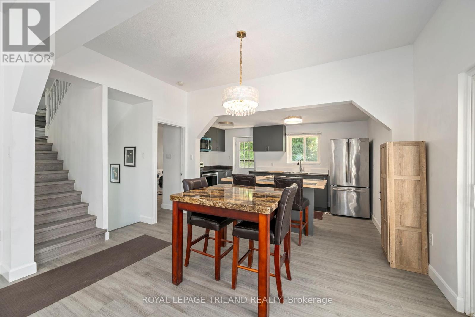 403 Tower Heights Drive, Central Elgin (Port Stanley), Ontario  N5L 1G2 - Photo 11 - X12385273