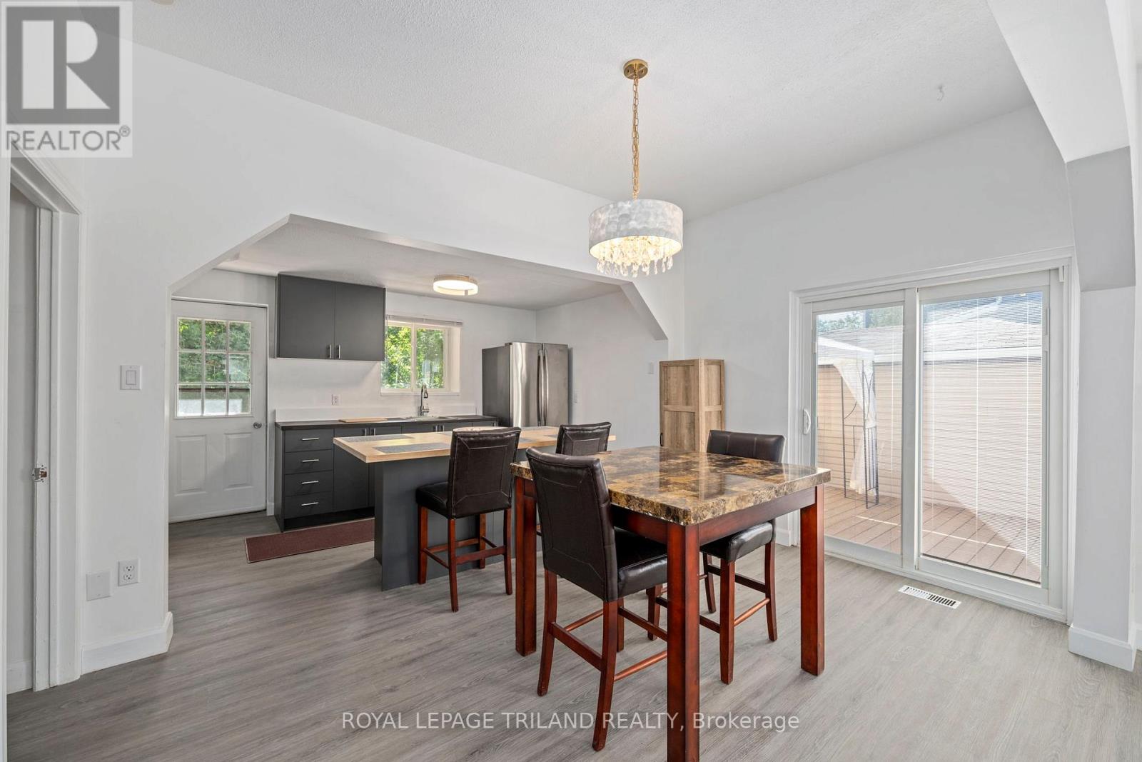 403 Tower Heights Drive, Central Elgin (Port Stanley), Ontario  N5L 1G2 - Photo 14 - X12385273