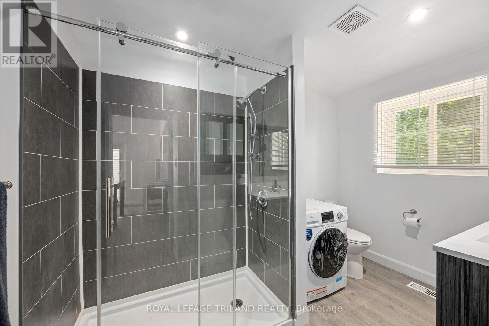 403 Tower Heights Drive, Central Elgin (Port Stanley), Ontario  N5L 1G2 - Photo 18 - X12385273