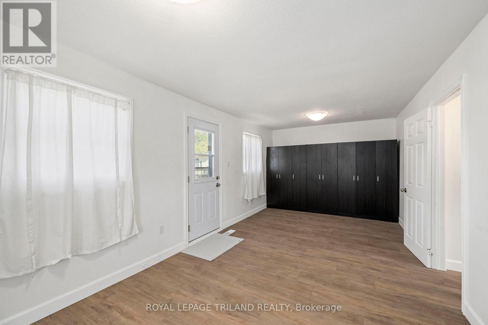 403 Tower Heights Drive, Central Elgin (Port Stanley), Ontario  N5L 1G2 - Photo 19 - X12385273