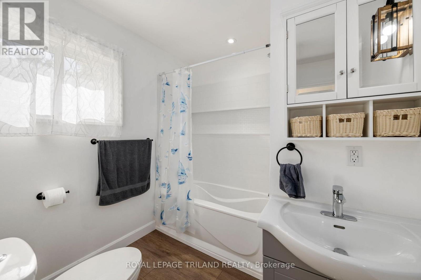 403 Tower Heights Drive, Central Elgin (Port Stanley), Ontario  N5L 1G2 - Photo 24 - X12385273