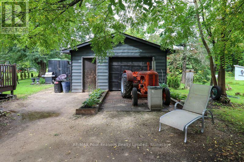 96 Lorne Street, Meaford, Ontario  N4L 1E9 - Photo 10 - X12385310