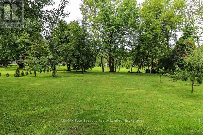 96 Lorne Street, Meaford, Ontario  N4L 1E9 - Photo 12 - X12385310