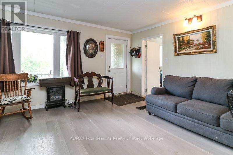 96 Lorne Street, Meaford, Ontario  N4L 1E9 - Photo 15 - X12385310