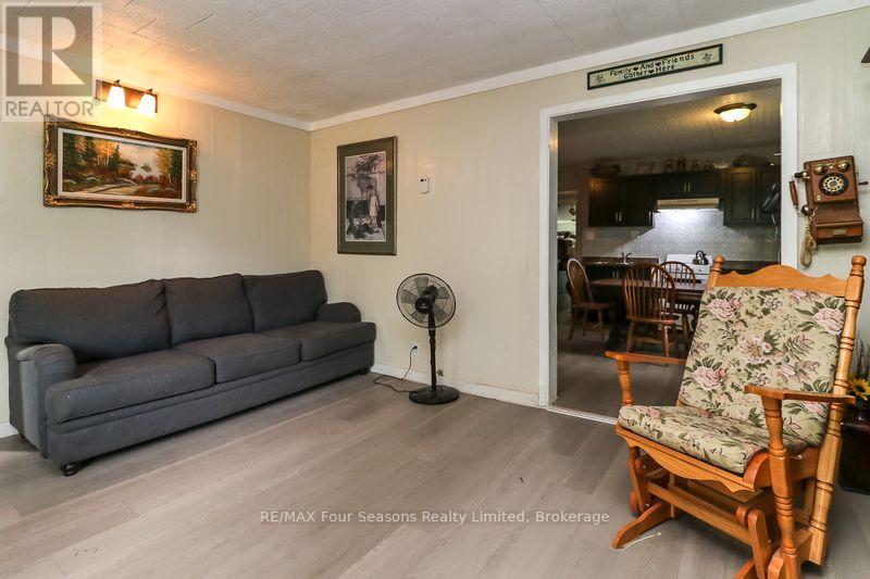 96 Lorne Street, Meaford, Ontario  N4L 1E9 - Photo 16 - X12385310