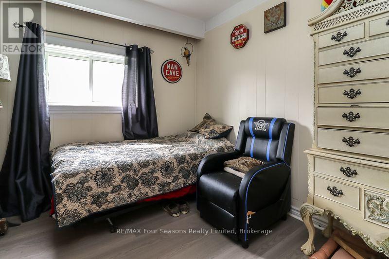 96 Lorne Street, Meaford, Ontario  N4L 1E9 - Photo 22 - X12385310