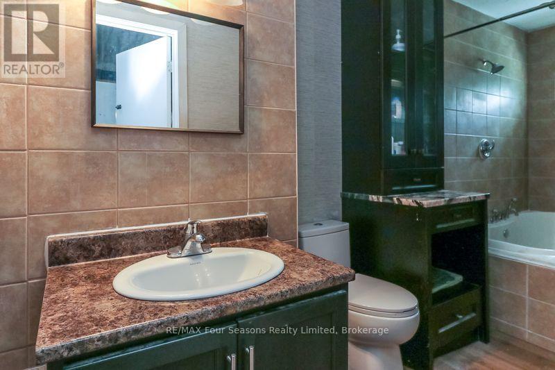 96 Lorne Street, Meaford, Ontario  N4L 1E9 - Photo 23 - X12385310