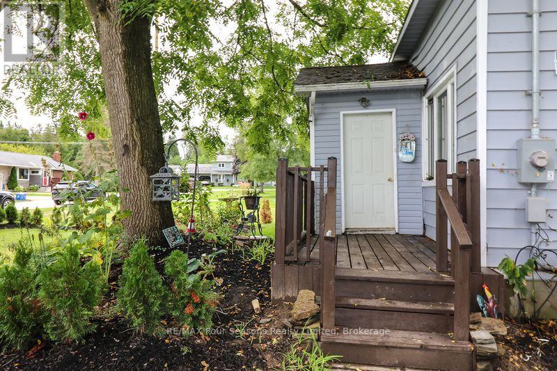 96 Lorne Street, Meaford, Ontario  N4L 1E9 - Photo 6 - X12385310