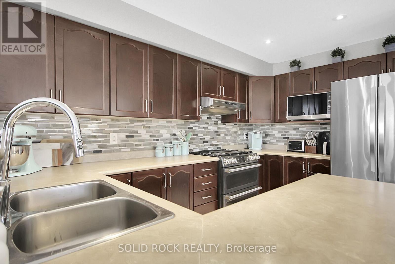 600 Gazebo Street, Ottawa, Ontario  K4M 0B5 - Photo 13 - X12385324