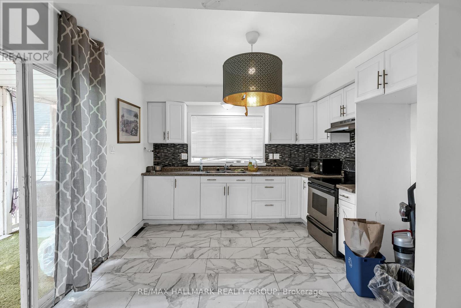 230 Alice Street, Cornwall, Ontario  K6H 4R9 - Photo 7 - X12385360