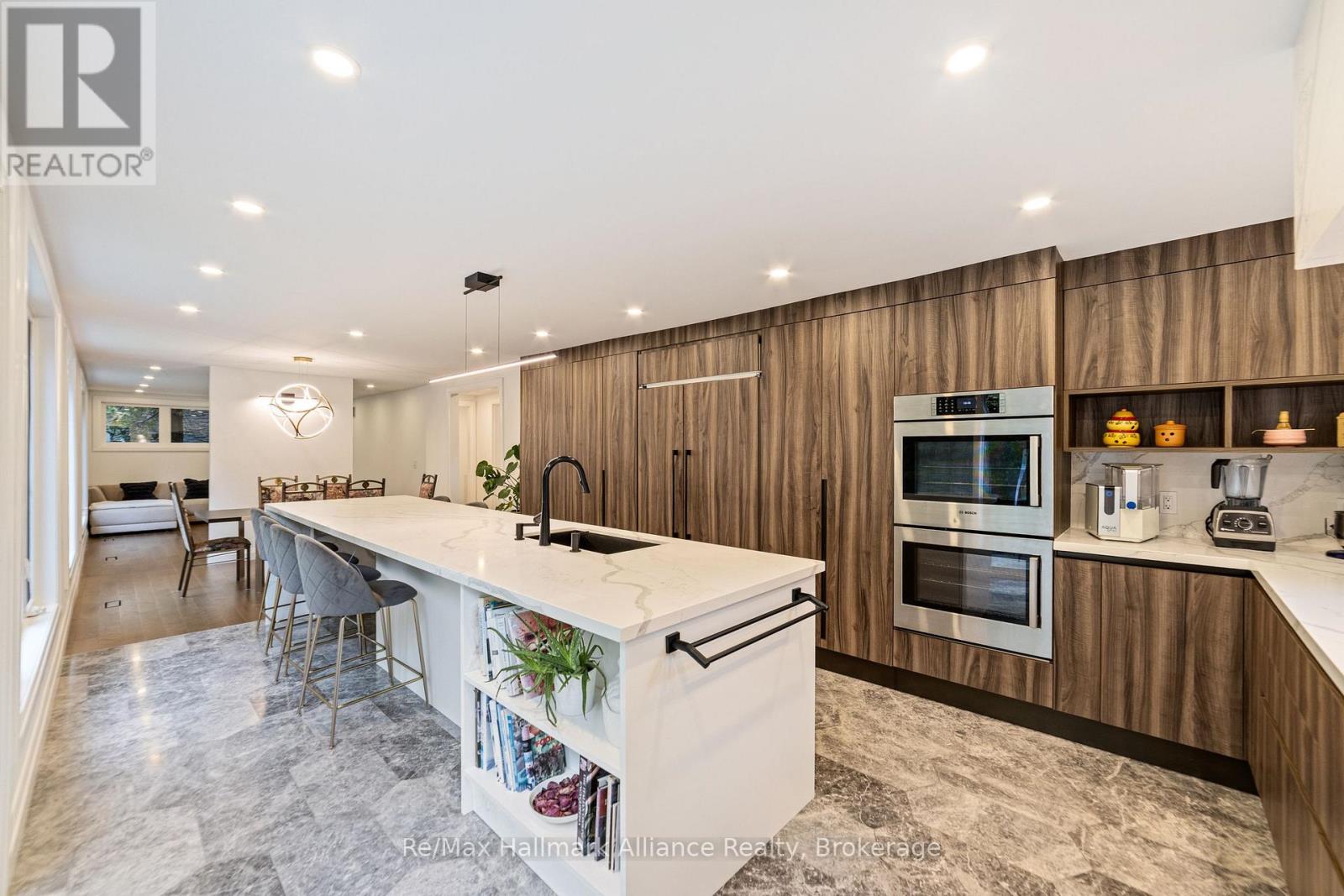 247 Willowridge Court, Oakville, Ontario  L6L 5J1 - Photo 13 - W12385351