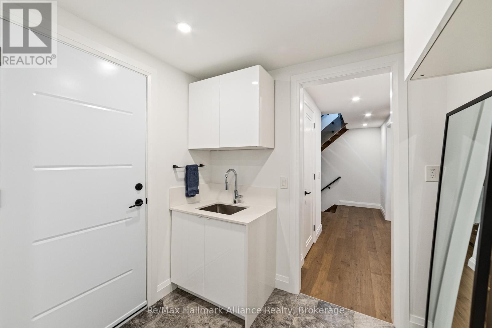 247 Willowridge Court, Oakville, Ontario  L6L 5J1 - Photo 15 - W12385351