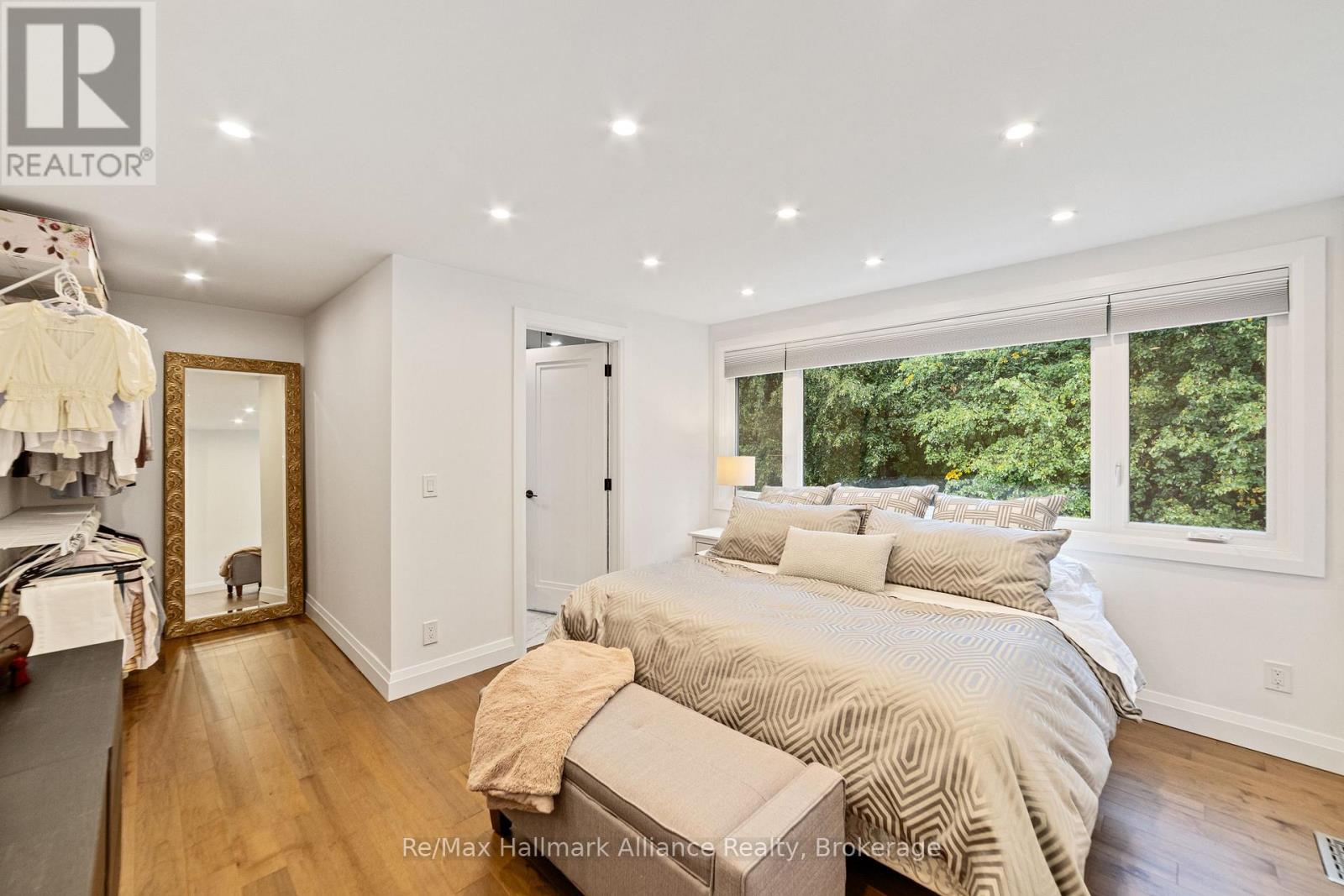 247 Willowridge Court, Oakville, Ontario  L6L 5J1 - Photo 18 - W12385351