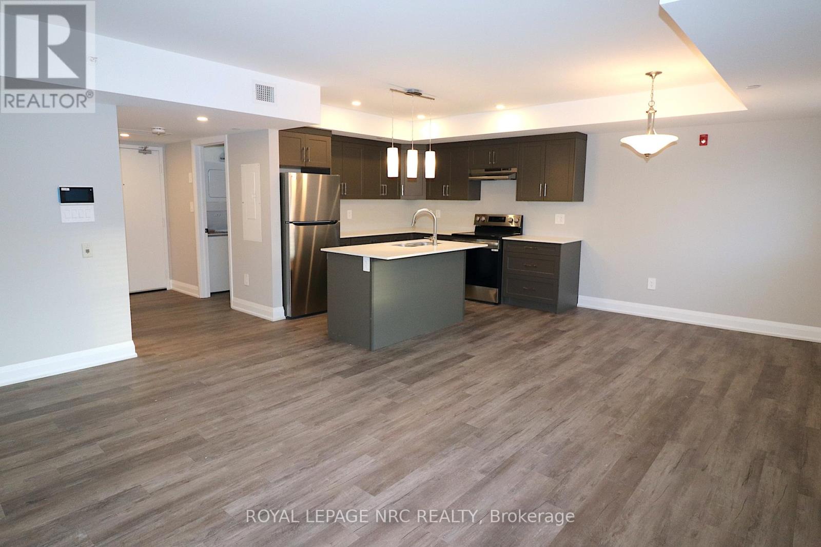5 - 6 Ann Street, Thorold, Ontario  L2V 2J3 - Photo 2 - X11943831