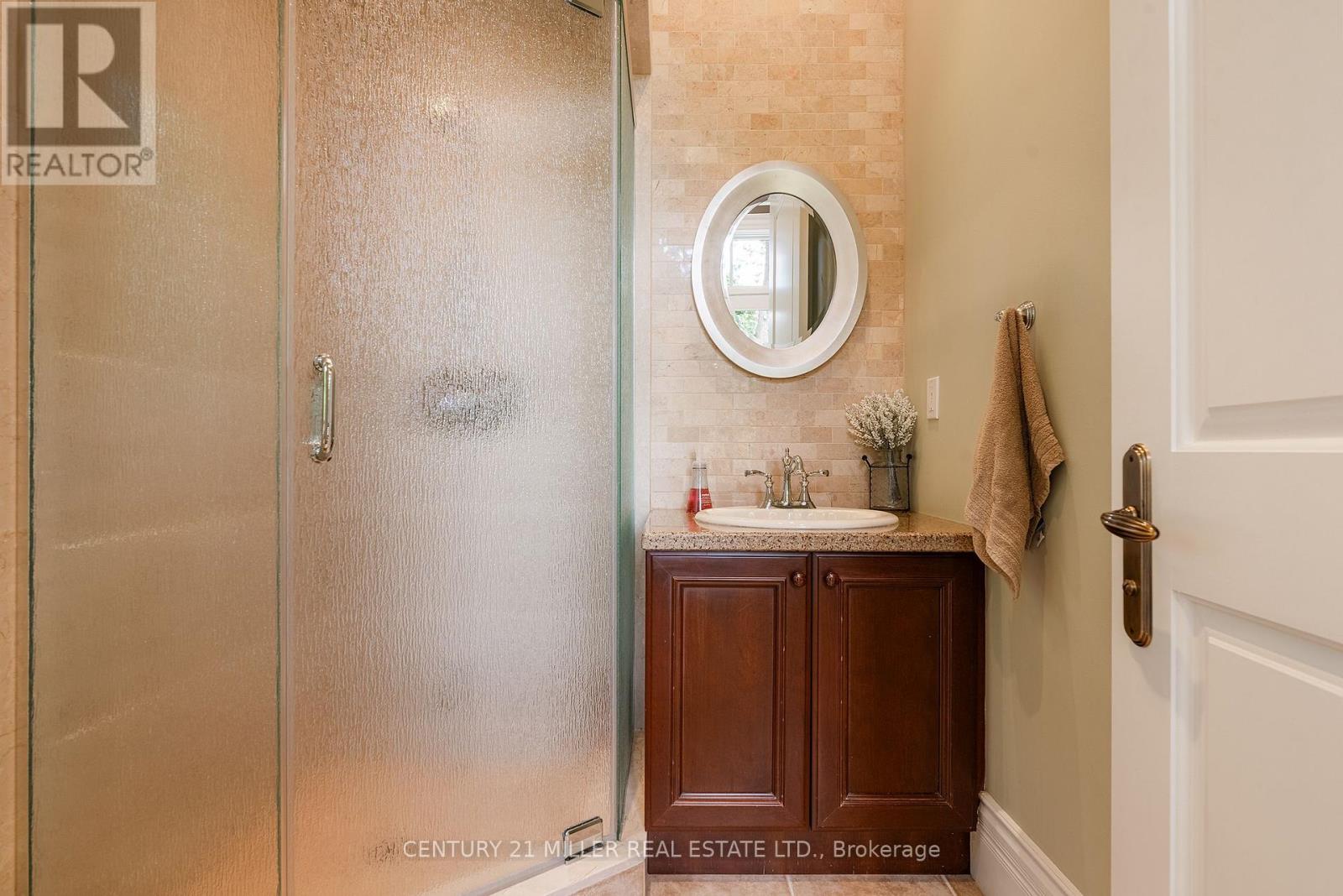 38 Shorewood Place, Oakville, Ontario  L6K 3Y4 - Photo 20 - W12384210