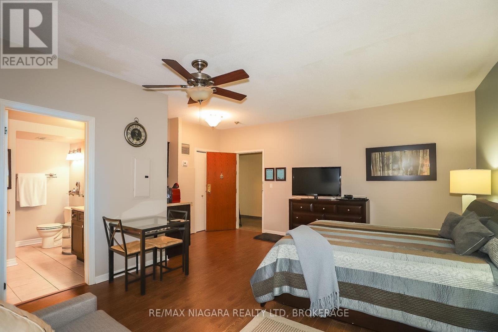 911 - 81 Scott Street, St. Catharines (Lakeport), Ontario  L2N 7L5 - Photo 11 - X12385382
