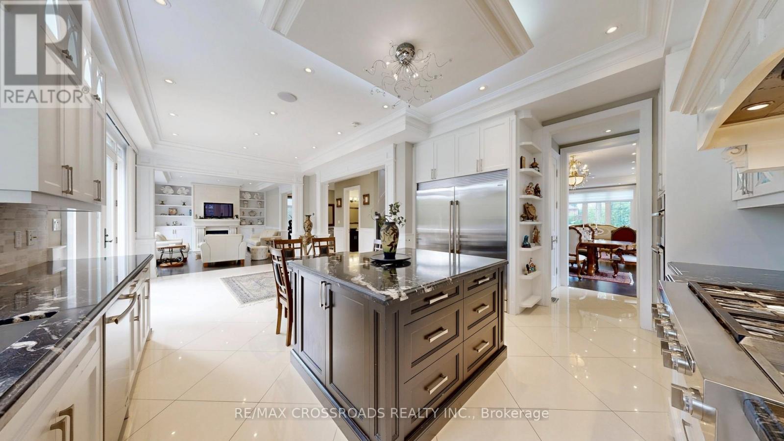 635 Elgin Mills Road W, Richmond Hill (Mill Pond), Ontario  L4C 4M2 - Photo 10 - N12385218