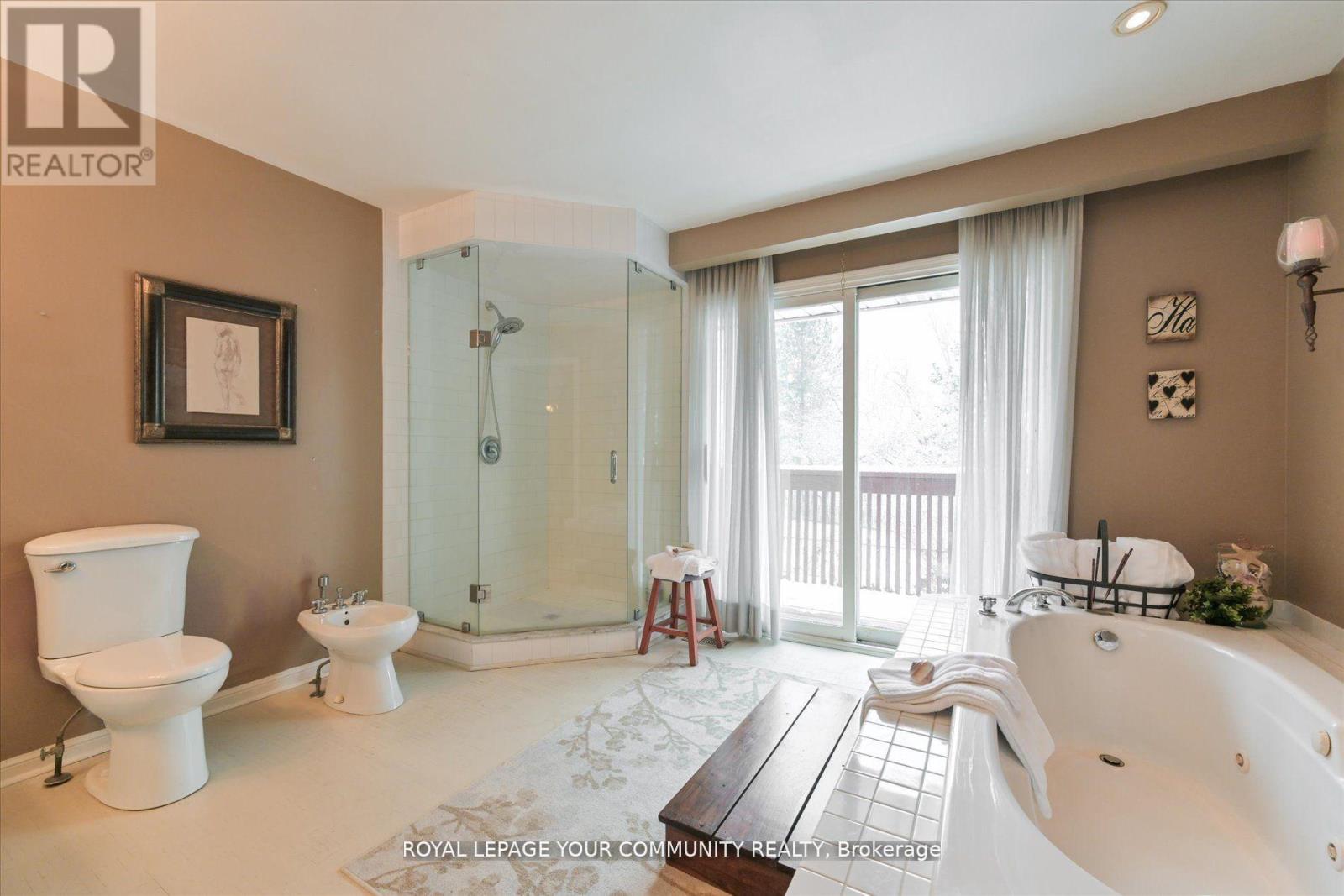 247 Harris Avenue, Richmond Hill, Ontario  L4E 3M3 - Photo 21 - N12385245