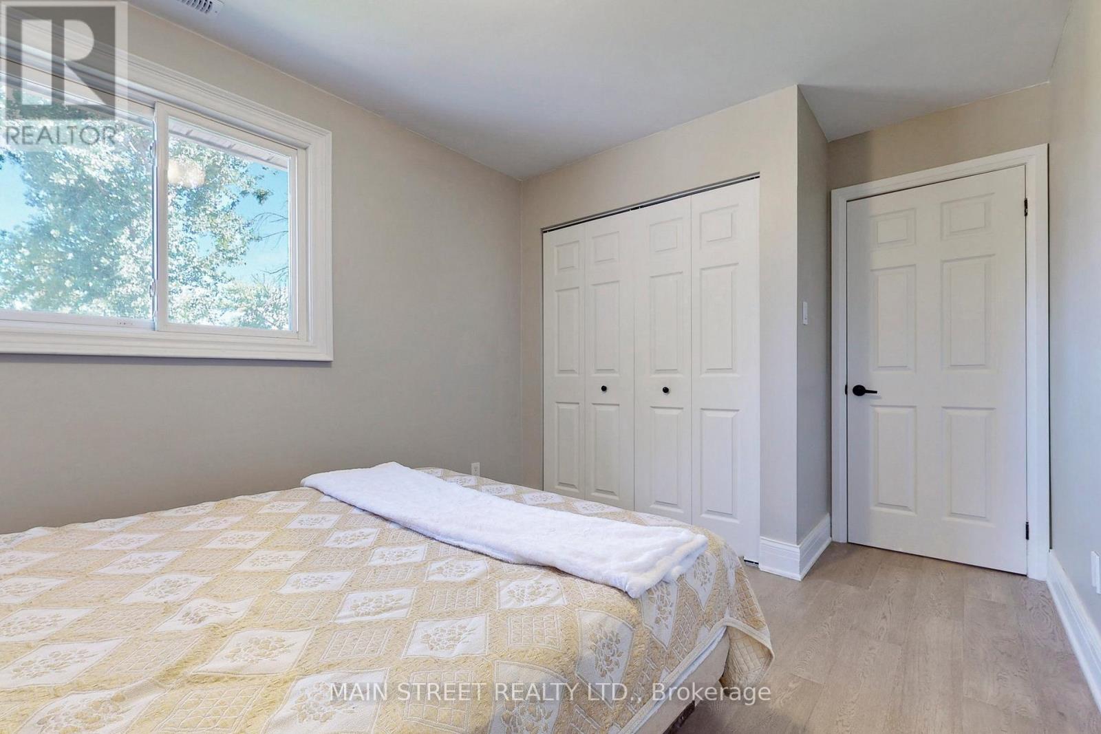 350 Miami Drive, Georgina, Ontario  L4P 2Z7 - Photo 28 - N12385255
