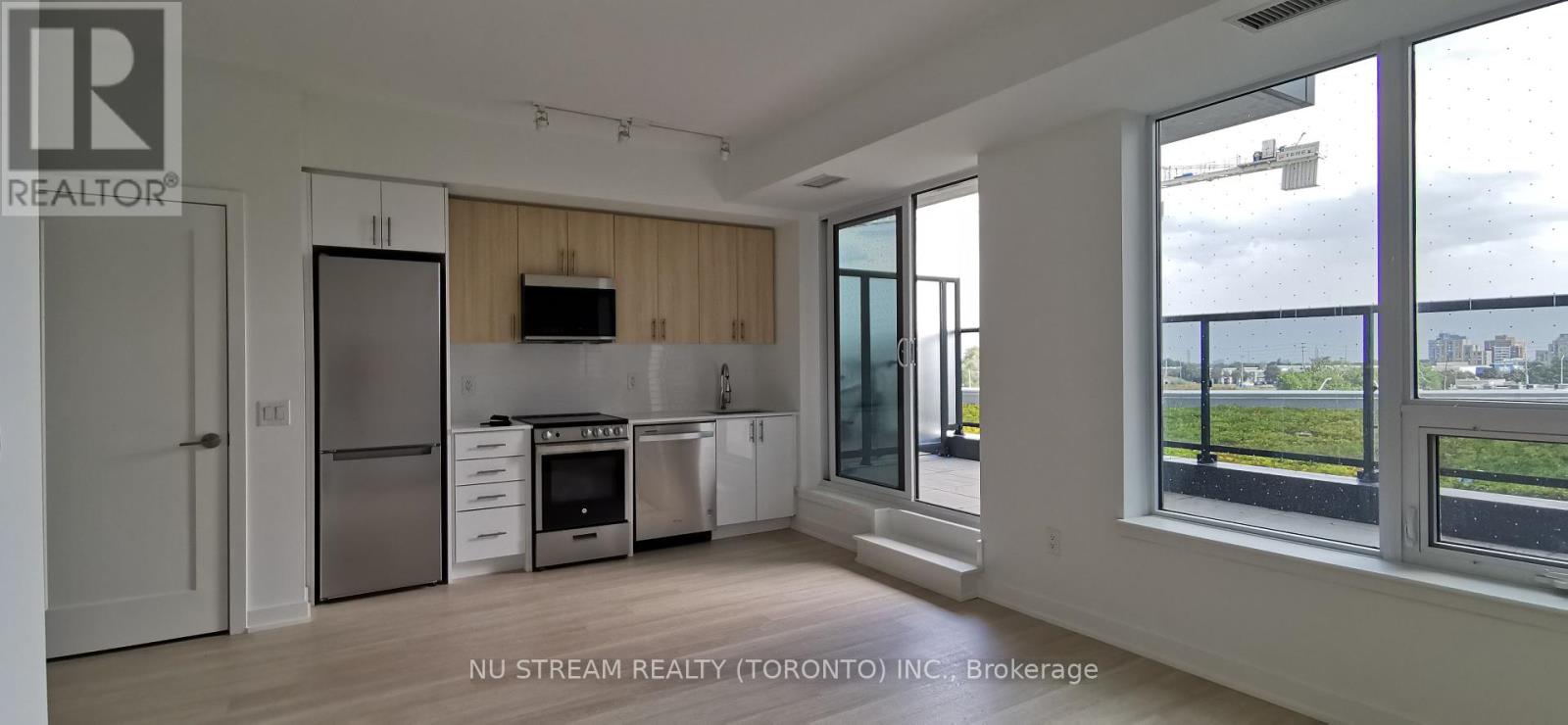 339 - 5105 HURONTARIO STREET, Mississauga, Ontario