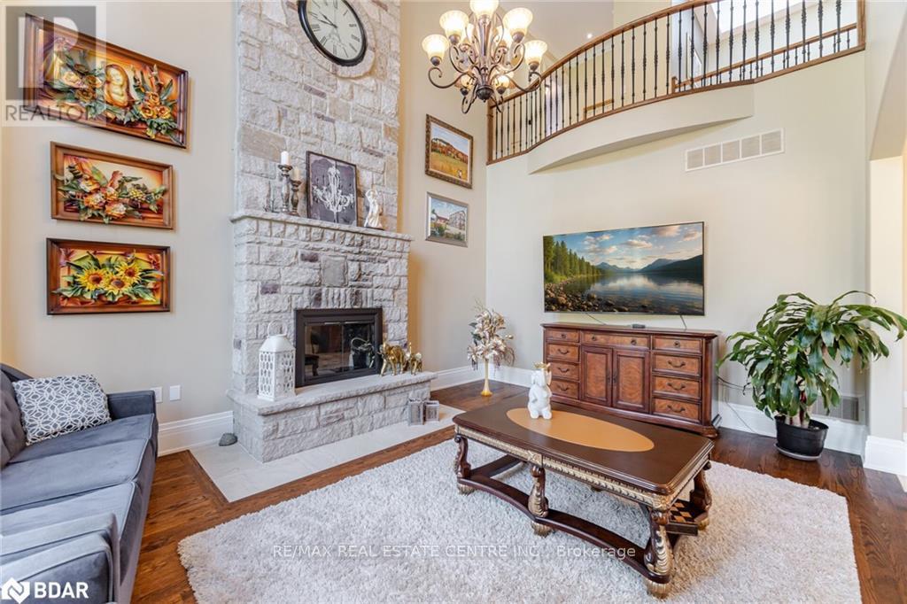 275 Martin Street, Milton, Ontario  L9T 2R7 - Photo 12 - W12385250