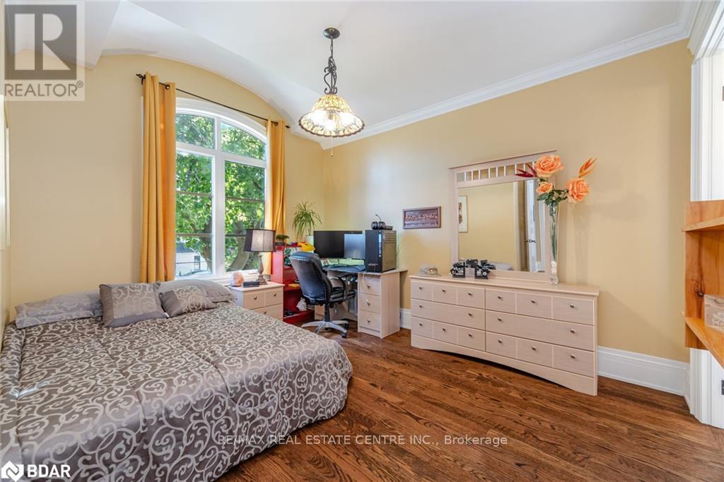 275 Martin Street, Milton, Ontario  L9T 2R7 - Photo 29 - W12385250