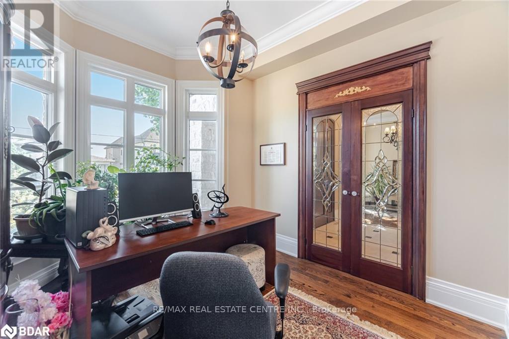 275 Martin Street, Milton, Ontario  L9T 2R7 - Photo 7 - W12385250