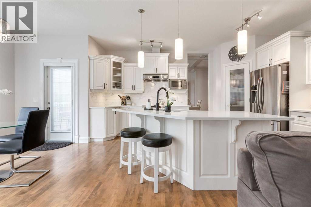 Property at 213 Evergreen Plaza SW image 4
