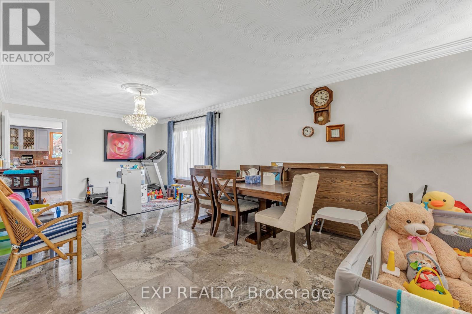 2 Glencrest Avenue, Hamilton, Ontario  L8G 4Y9 - Photo 6 - X12385229