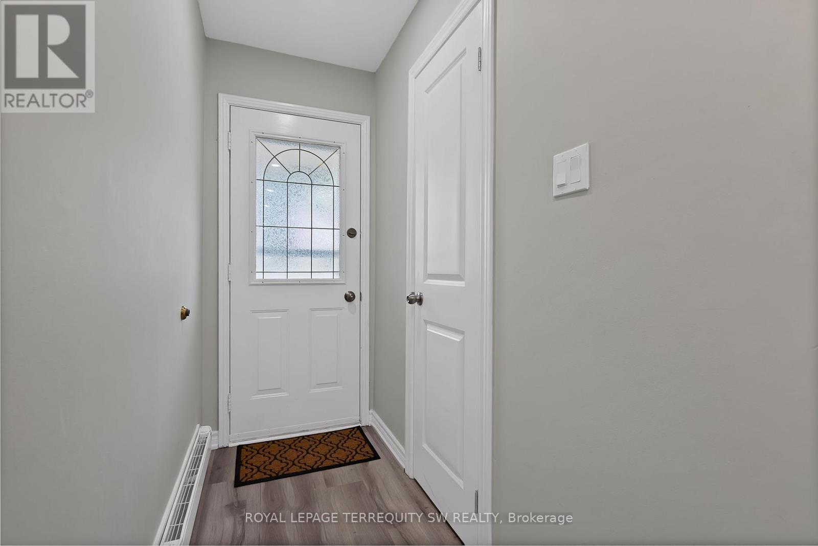 158 Woody Vine Way, Toronto, Ontario  M2J 4H6 - Photo 5 - C12385337