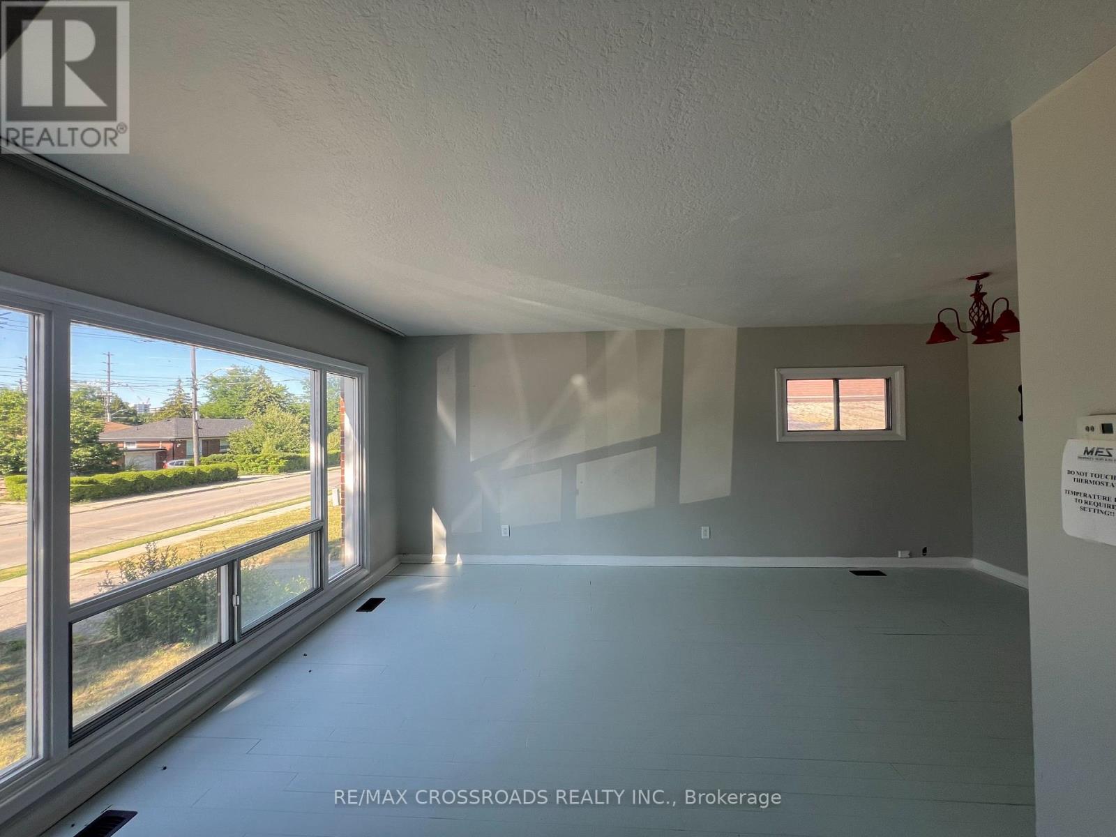 6 Seminole Avenue, Toronto, Ontario  M1J 1M9 - Photo 3 - E12385345