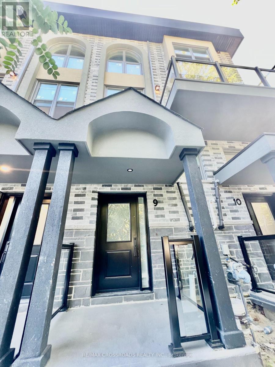 30 - 400 MARY STREET E, Whitby, Ontario