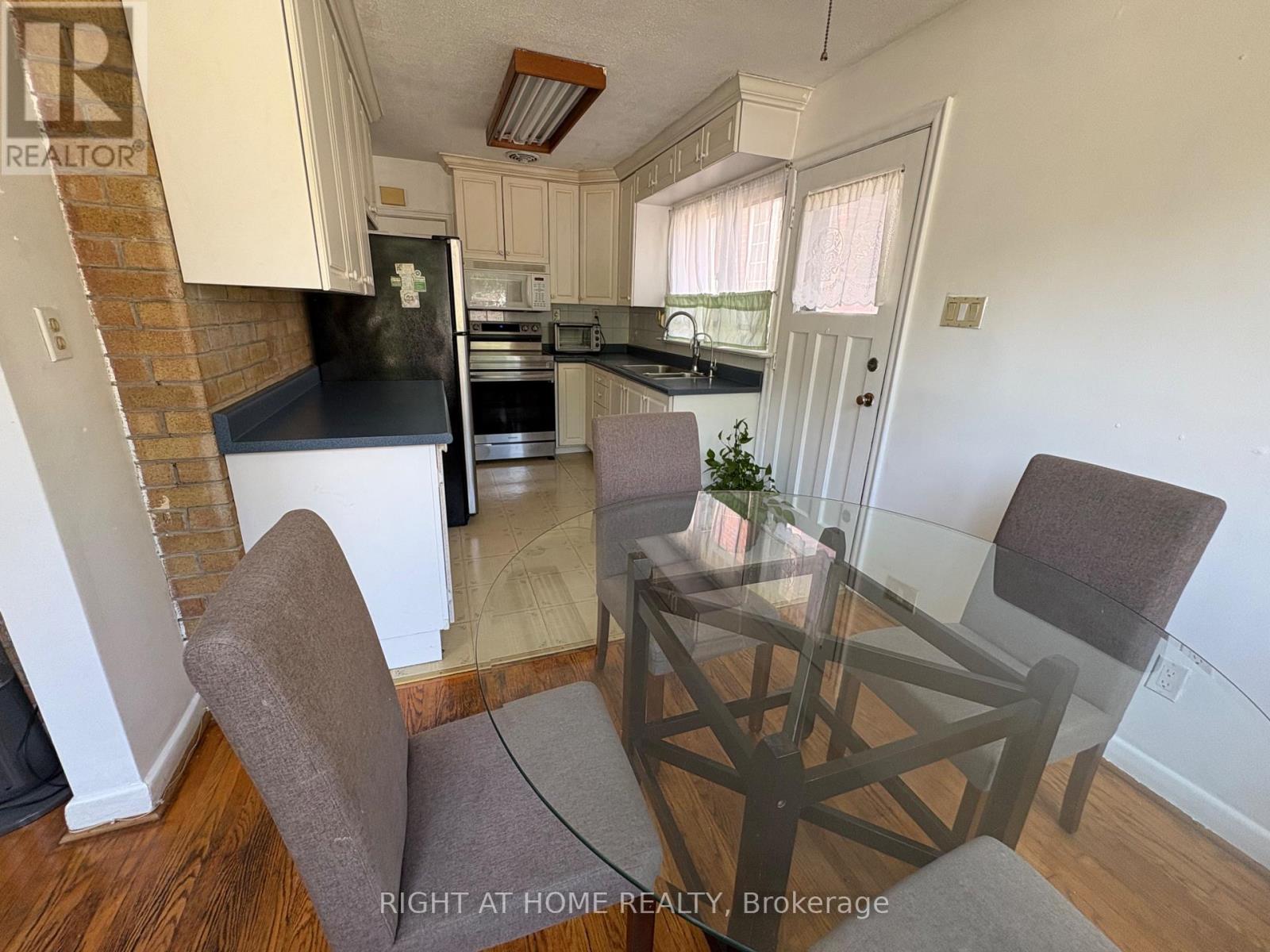 932 Midland Avenue, Toronto, Ontario  M1K 4G3 - Photo 10 - E12385393